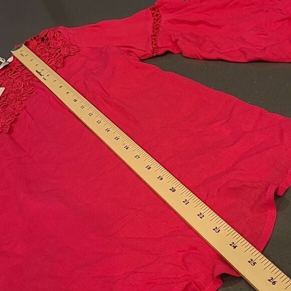 Davi & Dani sz S berry pink top with lace neckline and bishop sleeves - Picture 5 of 11